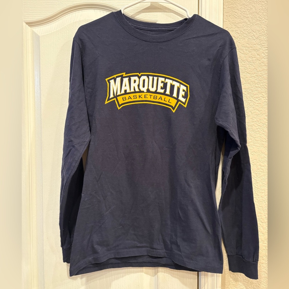 Marquette Basketball Long-Sleeved Tee, Small
